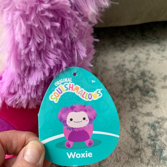 Yeti Squishmallows “Woxie” - 7 inch - Picture 3 of 3